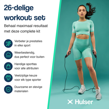 Trainingsset met lichtgroene top met korte mouwen en bijpassende sportshorts
